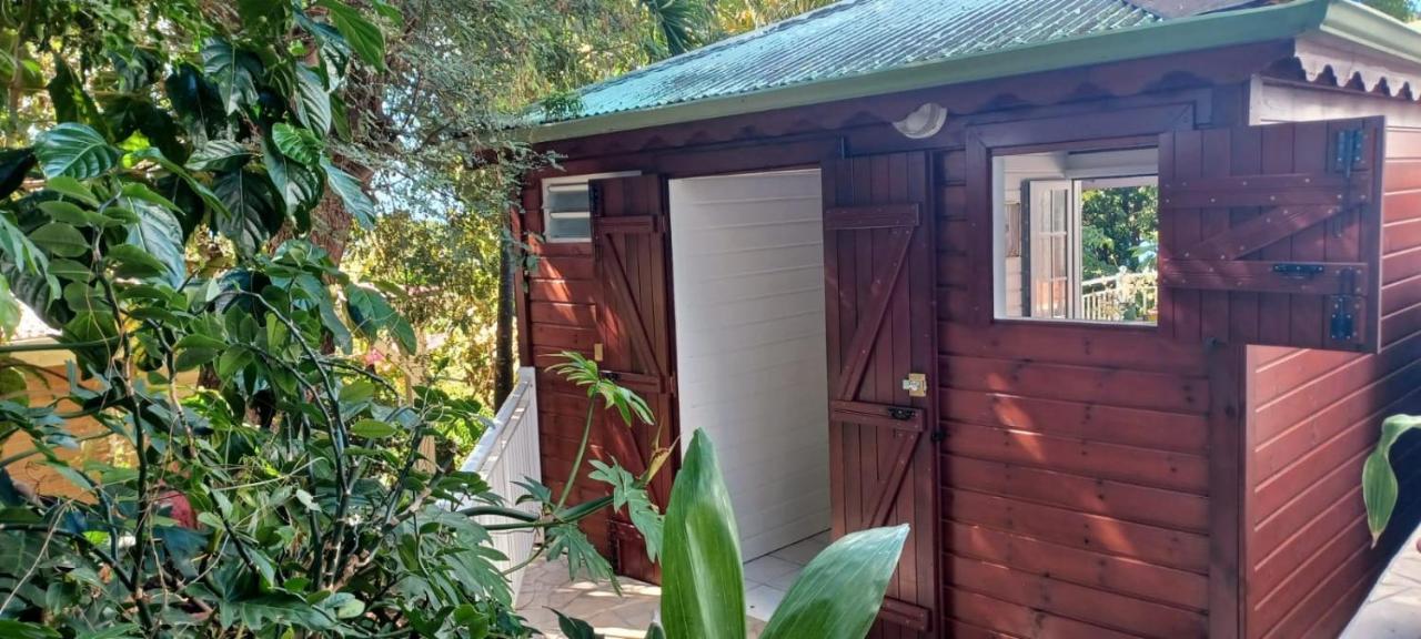 Gite Mamour - Charmant Petit Bungalow A Decouvrir Baillif Exterior photo